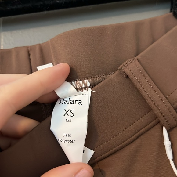 NWT Halara HaloTek Air High Waisted Side Pocket Straight Leg Pants in Sepia, XS - Picture 4 of 4